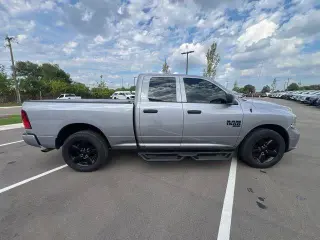 Ram 1500 Classic 2021 4x4 Tradesman 4dr Quad Cab 6.3 ft. SB Pickup