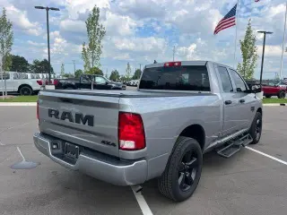 Ram 1500 Classic 2021 4x4 Tradesman 4dr Quad Cab 6.3 ft. SB Pickup