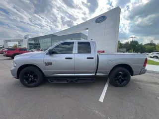 Ram 1500 Classic 2021 4x4 Tradesman 4dr Quad Cab 6.3 ft. SB Pickup
