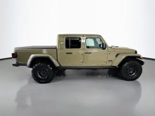 Jeep Gladiator 2025 4x4 Sport 4dr Crew Cab 5.0 ft. SB