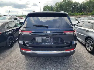 Jeep Grand Cherokee 2023 4x4 Laredo 4dr SUV