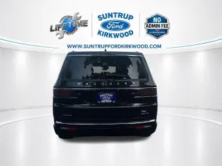 Jeep Wagoneer 2023 4x4 Series III 4dr SUV