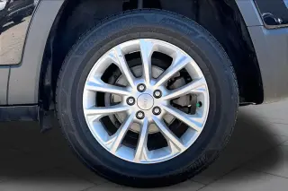 Jeep Cherokee 2019 Latitude 4dr SUV