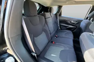 Jeep Cherokee 2019 Latitude 4dr SUV