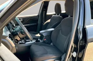Jeep Cherokee 2019 Latitude 4dr SUV