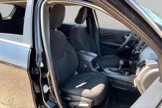 Jeep Cherokee 2019 Latitude 4dr SUV