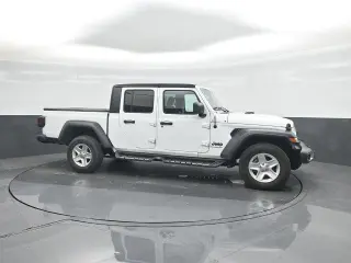 Jeep Gladiator 2023 4x4 Sport 4dr Crew Cab 5.0 ft. SB
