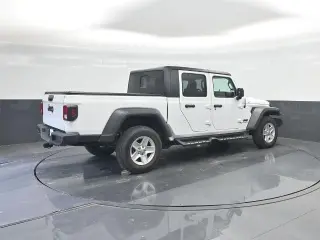 Jeep Gladiator 2023 4x4 Sport 4dr Crew Cab 5.0 ft. SB
