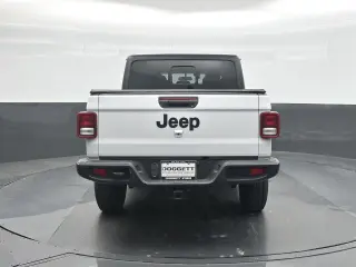 Jeep Gladiator 2023 4x4 Sport 4dr Crew Cab 5.0 ft. SB