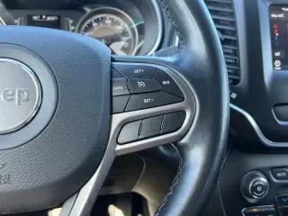 Jeep Cherokee 2021 4x4 Latitude Lux 4dr SUV