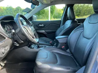 Jeep Cherokee 2021 4x4 Latitude Lux 4dr SUV