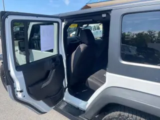 Jeep Wrangler Unlimited 2016 4x4 Sport 4dr SUV