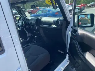 Jeep Wrangler Unlimited 2016 4x4 Sport 4dr SUV
