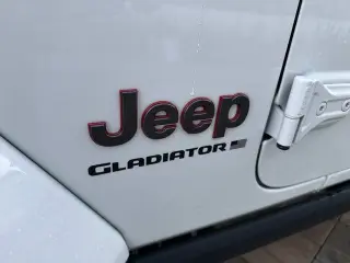 Jeep Gladiator 2023 4x4 Rubicon 4dr Crew Cab 5.0 ft. SB