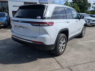 Jeep Grand Cherokee 2022 4x4 Limited 4dr SUV (midyear release)