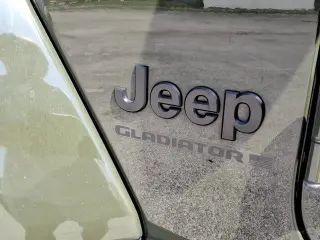 Jeep Gladiator 2023 4x4 Sport 4dr Crew Cab 5.0 ft. SB