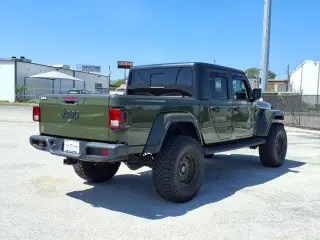 Jeep Gladiator 2023 4x4 Sport 4dr Crew Cab 5.0 ft. SB