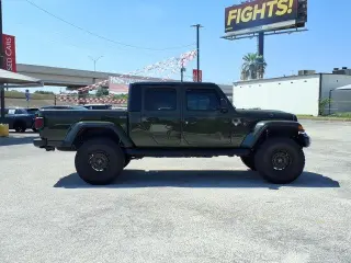 Jeep Gladiator 2023 4x4 Sport 4dr Crew Cab 5.0 ft. SB