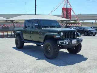 Jeep Gladiator 2023 4x4 Sport 4dr Crew Cab 5.0 ft. SB