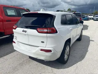 Jeep Cherokee 2017 4x4 Overland 4dr SUV