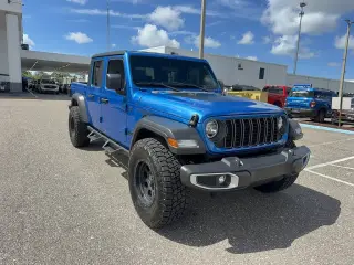 Jeep Gladiator 2024 4x4 Sport 4dr Crew Cab 5.0 ft. SB