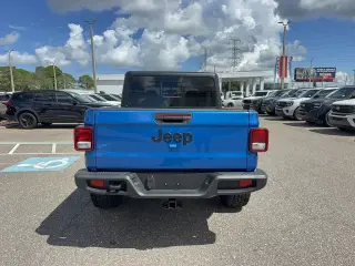 Jeep Gladiator 2024 4x4 Sport 4dr Crew Cab 5.0 ft. SB