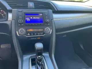 Honda Civic 2017 LX 4dr Sedan CVT