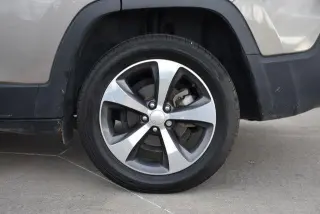 Jeep Cherokee 2019 Limited 4dr SUV