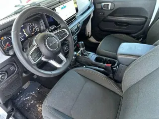 Jeep Wrangler 2025 4x4 Sahara 4dr SUV