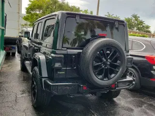 Jeep Wrangler Unlimited 2022 4x4 Sahara 4dr SUV