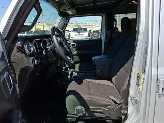 Jeep Wrangler Unlimited 2022 4x4 Sahara 4dr SUV