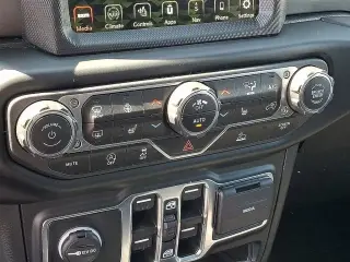 Jeep Wrangler Unlimited 2022 4x4 Sahara 4dr SUV