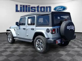 Jeep Wrangler Unlimited 2022 4x4 Sahara 4dr SUV