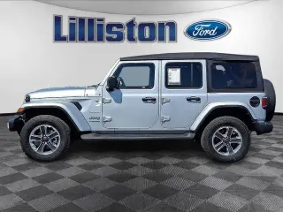 Jeep Wrangler Unlimited 2022 4x4 Sahara 4dr SUV