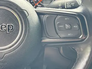 Jeep Wrangler Unlimited 2018 4x4 Sport 4dr SUV (midyear release)