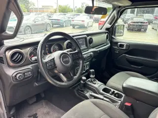 Jeep Wrangler Unlimited 2018 4x4 Sport 4dr SUV (midyear release)