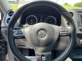 2016 Volkswagen Tiguan 4MOTION 4dr Auto R-Line