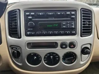 2004 Ford Escape 4dr 103" WB XLT 4WD