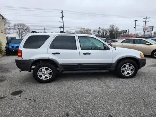 2004 Ford Escape 4dr 103" WB XLT 4WD