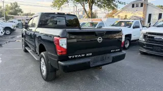 2019 Nissan Titan XD SL Crew Cab 4WD