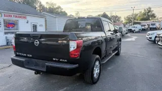 2019 Nissan Titan XD SL Crew Cab 4WD