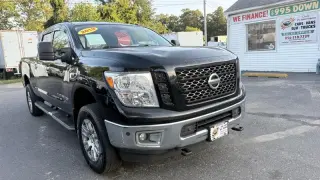 2019 Nissan Titan XD SL Crew Cab 4WD