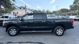 2019 Nissan Titan XD SL Crew Cab 4WD