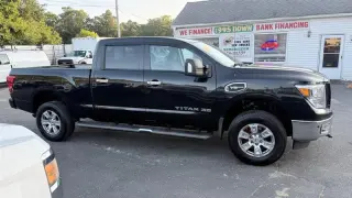 2019 Nissan Titan XD SL Crew Cab 4WD
