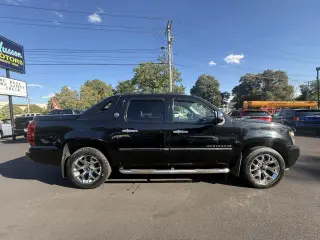2013 Chevrolet Avalanche Black Diamond LTZ