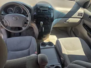 2005 Toyota Sienna CE 7 PASSENGER