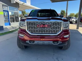 2017 GMC Sierra 1500 4WD Crew Cab 143.5" Denali