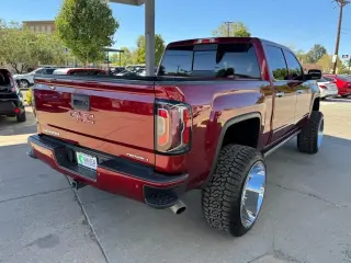 2017 GMC Sierra 1500 4WD Crew Cab 143.5" Denali