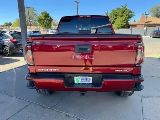 2017 GMC Sierra 1500 4WD Crew Cab 143.5" Denali