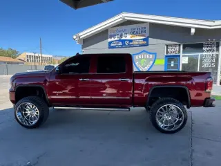 2017 GMC Sierra 1500 4WD Crew Cab 143.5" Denali